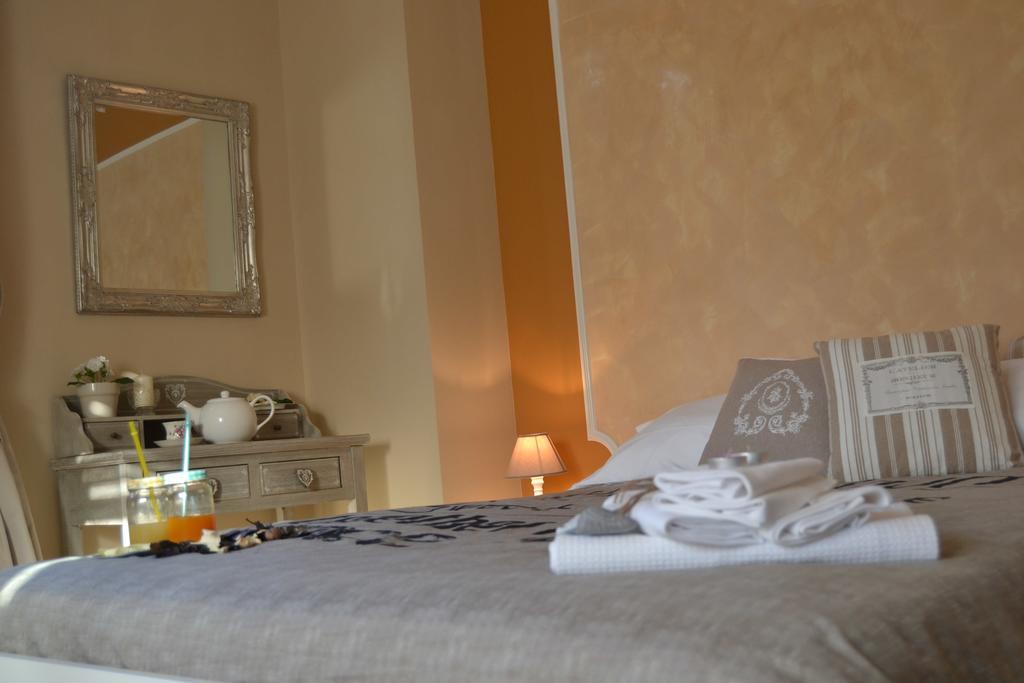 ساليرنو Un Tetto Di Stelle Deluxe Home الغرفة الصورة